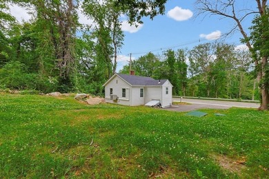 Welcome to this beautifully remodeled 2-bedroom, 1-bath - photo 14