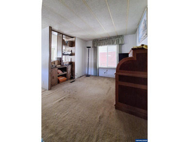 Seller credit available! Well-maintained double-wide on an
