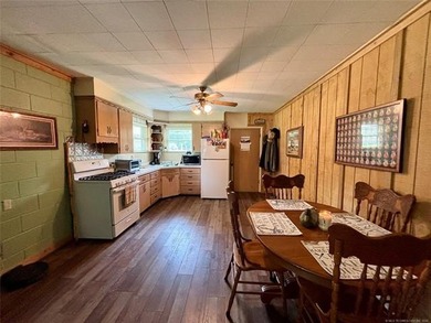 Welcome to your pristine lake retreat in the highly sought-after - photo 8