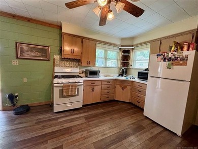 Welcome to your pristine lake retreat in the highly sought-after - photo 10