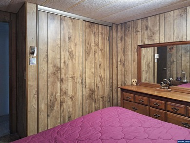 Seller credit available! Well-maintained double-wide on an