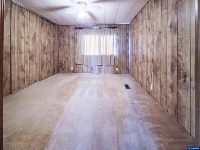 Seller credit available! Well-maintained double-wide on an