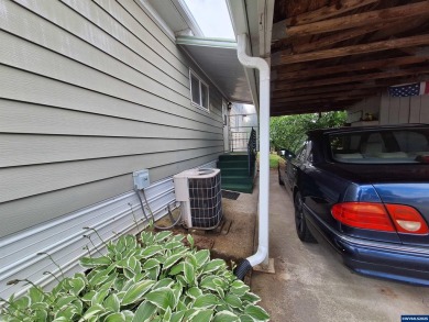 Seller credit available! Well-maintained double-wide on an