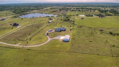 Private 10.81 M/L acre estate featuring two residences, an 80x40 - photo 2