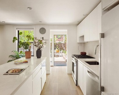 Set on a picturesque tree-lined block in the heart of Bed-Stuy - photo 3