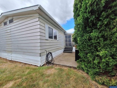 Seller credit available! Well-maintained double-wide on an