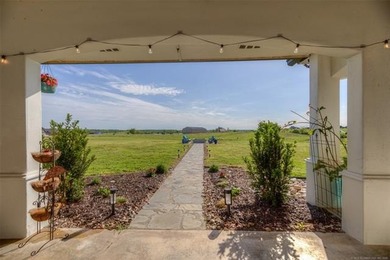 Private 10.81 M/L acre estate featuring two residences, an 80x40 - photo 5