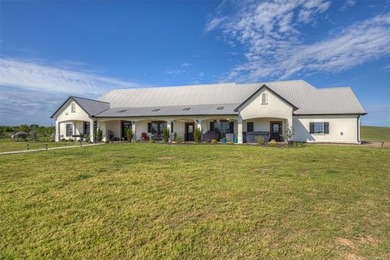 Private 10.81 M/L acre estate featuring two residences, an 80x40 - photo 7