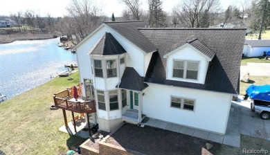 Lake Columbia Home Sale Pending in Brooklyn Michigan