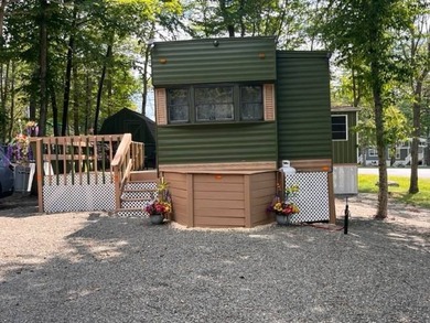 Lake Lot For Sale in Gouldsboro, Pennsylvania