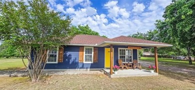 COZY COTTAGE + TURN-KEY LAKE RENTAL + LAKE LIFE!! Nestled just - photo 1