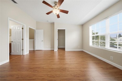 Welcome to this beautifully maintained 3-bedroom, 2.5-bathroom - photo 15