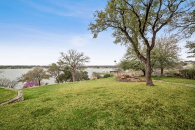 4BR 3.5BA 3,644+/- sf lakefront residence with Stunning Main - photo 5