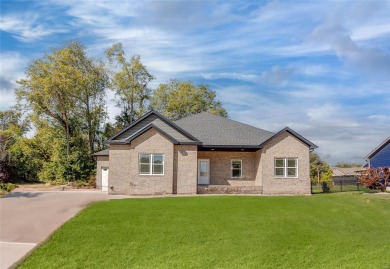 Lake Home For Sale in O'Fallon, Illinois