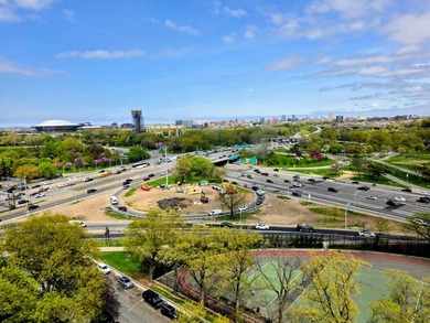 Come See This Penthouse Luxury Hi-Rise 1 Bedroom Apartment with - photo 1