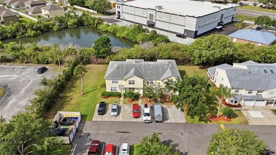 Welcome to this beautifully maintained 3-bedroom, 2.5-bathroom - photo 32