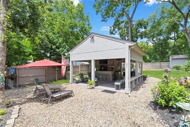 Builder's own custom ranch home on two lots in Linn Valley - photo 41