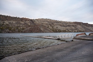 Endless Central Oregon recreation awaits! Just minutes from Lake - photo 4