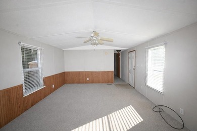 Carolina Country living! This single wide manufactured home - photo 4
