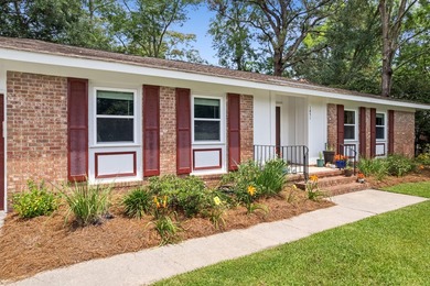 Welcome home! This is a beautiful 3br 2ba, brick ranch home - photo 4