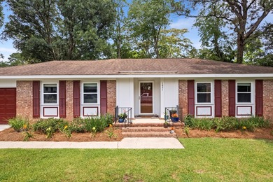 Welcome home! This is a beautiful 3br 2ba, brick ranch home - photo 5