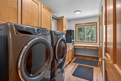 Step into luxury w/two beautifully remodeled bathrooms - photo 16