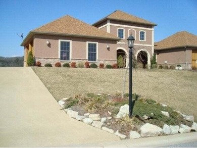 Table Rock Lake Condo Sale Pending in Hollister Missouri