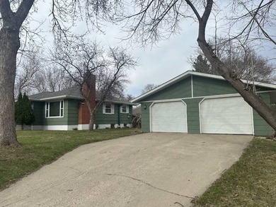 Charming 5-Bedroom Home on aCorner Lot in Ortonville, MN Welcome - photo 31
