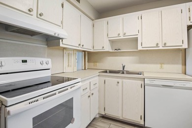 Beautiful 1-bedroom condo featuring updated flooring and a - photo 5