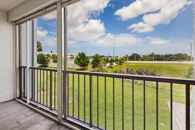 Beautiful 1-bedroom condo featuring updated flooring and a - photo 9