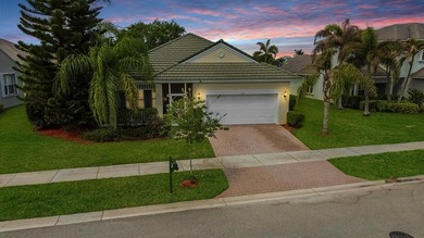 Beautiful 4/3/2 Key West style home in the gated Magnolia Lakes - photo 1