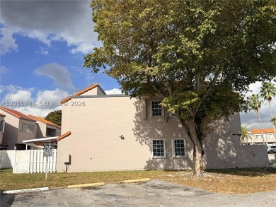 Charming and beautifully updated and move-in ready Townhouse - photo 3