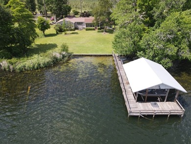 Located on the beautiful big water of Lake Seminole, this 3 - photo 2