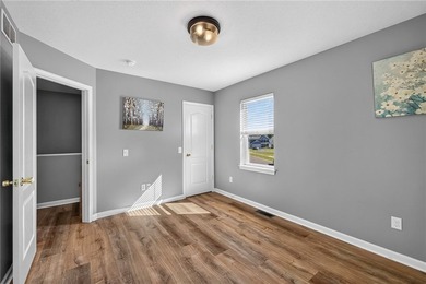 Welcome to this beautifully updated 3-bedroom, 2.5-bath - photo 14