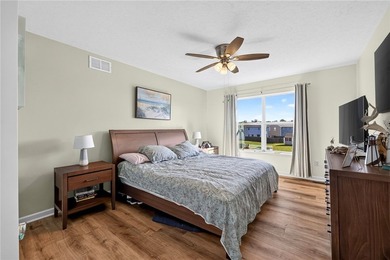 Welcome to this beautifully updated 3-bedroom, 2.5-bath - photo 18
