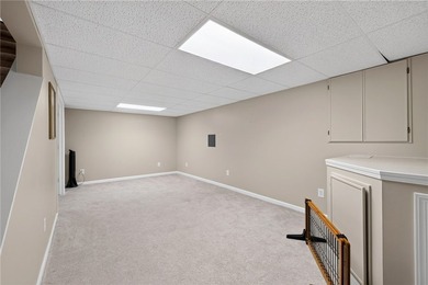 Welcome to this beautifully updated 3-bedroom, 2.5-bath - photo 21