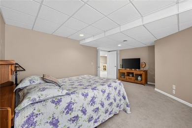 Welcome to this beautifully updated 3-bedroom, 2.5-bath - photo 24