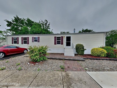 Beautiful 2-bedroom, 2-full-bath Skyline model home located in - photo 1