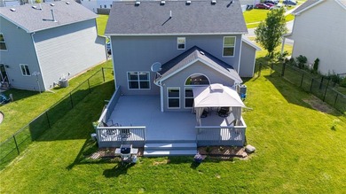 Welcome to this beautifully updated 3-bedroom, 2.5-bath - photo 33