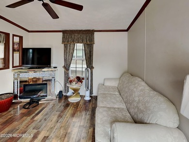 Beautiful 2-bedroom, 2-full-bath Skyline model home located in - photo 4