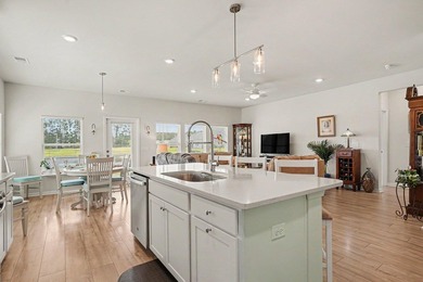 Welcome to this beautifully appointed 3-bedroom, 2-bath home - photo 10