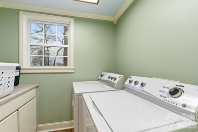 Discover an incredible Lake Tillery retreat with sweeping - photo 18