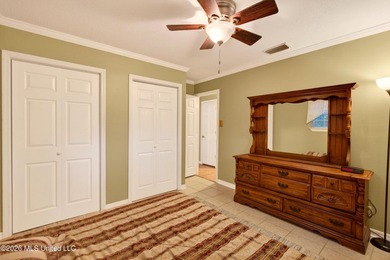 Welcome home to this charming and well-maintained property - photo 19
