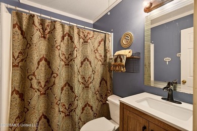 Welcome home to this charming and well-maintained property - photo 21