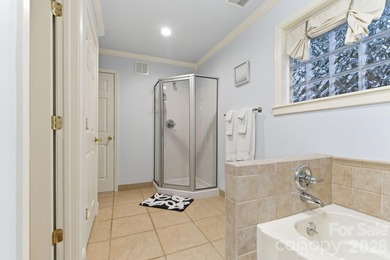 Discover an incredible Lake Tillery retreat with sweeping - photo 24