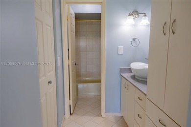 Partially renovated 2-story townhouse featuring 1,520 SqFt of - photo 24