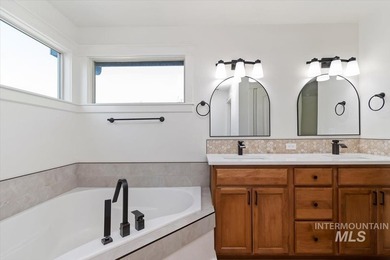 This Beautiful Newly Renovated South Boise Home is Sure to - photo 31
