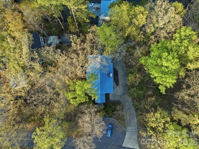 Discover an incredible Lake Tillery retreat with sweeping - photo 33