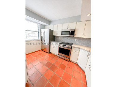 Partially renovated 2-story townhouse featuring 1,520 SqFt of - photo 36