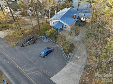 Discover an incredible Lake Tillery retreat with sweeping - photo 38